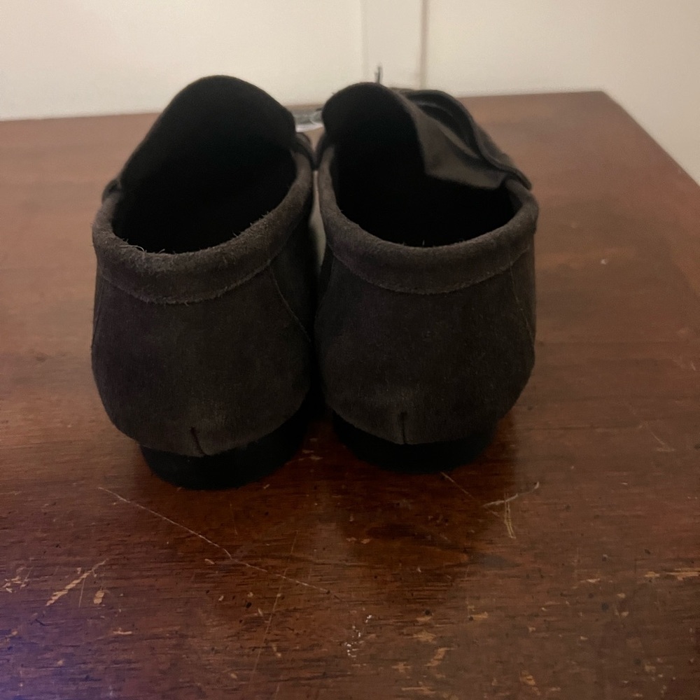 NWT Tahari Women's Dark Brown Suede Loafers size 8 - Picture 5 of 9